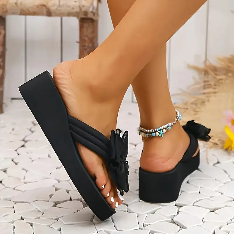 Lulu – Platform Flip-flops with Bow
