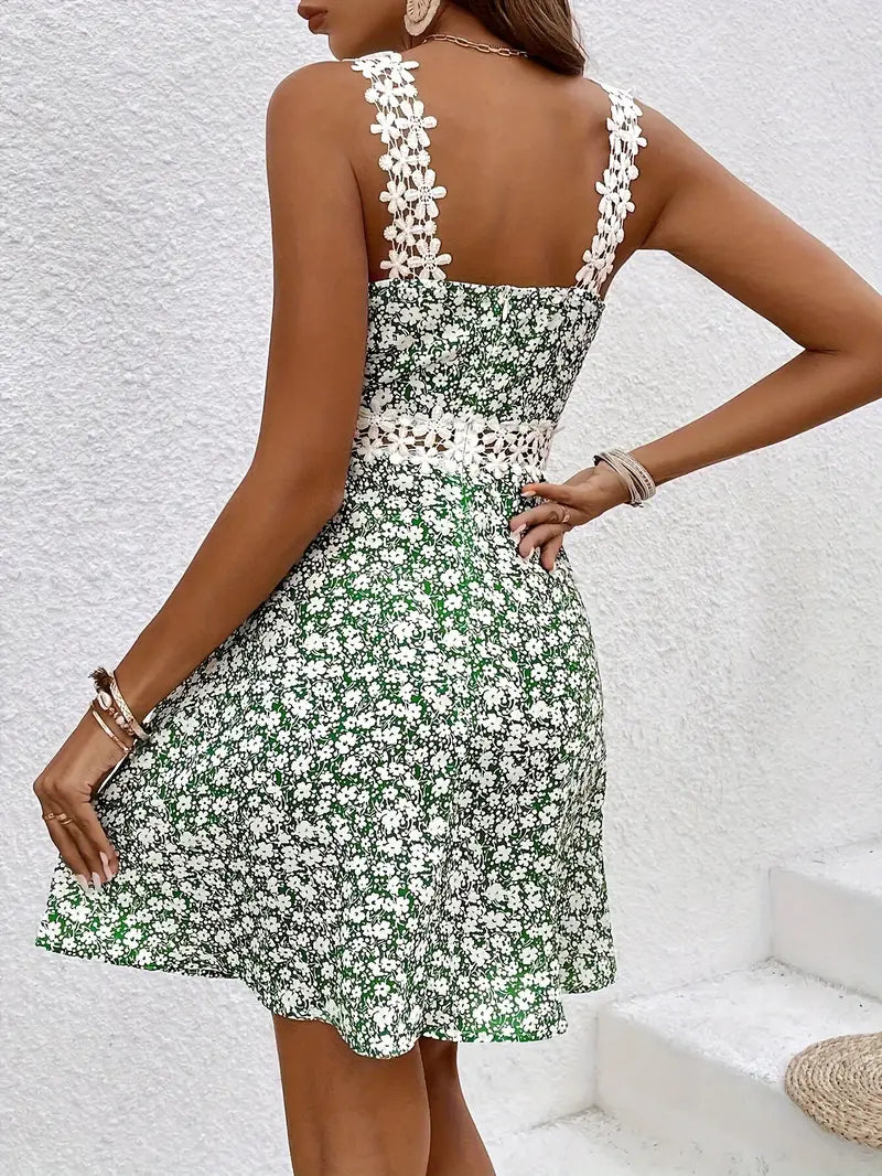 Nayline – Enchanting Lace Dress with Floral Pattern