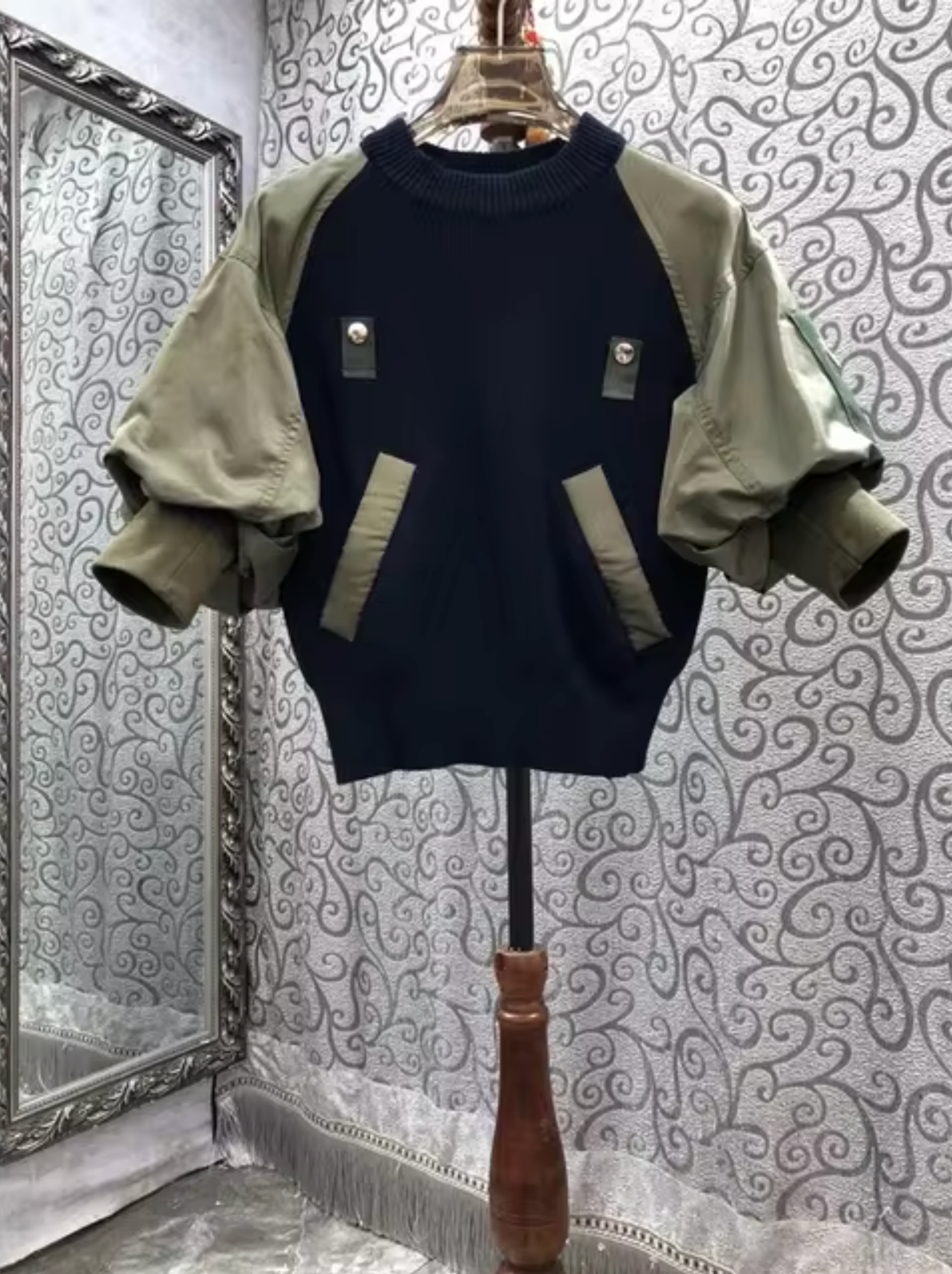 Yllana – Stylish Knitted Sweatshirt