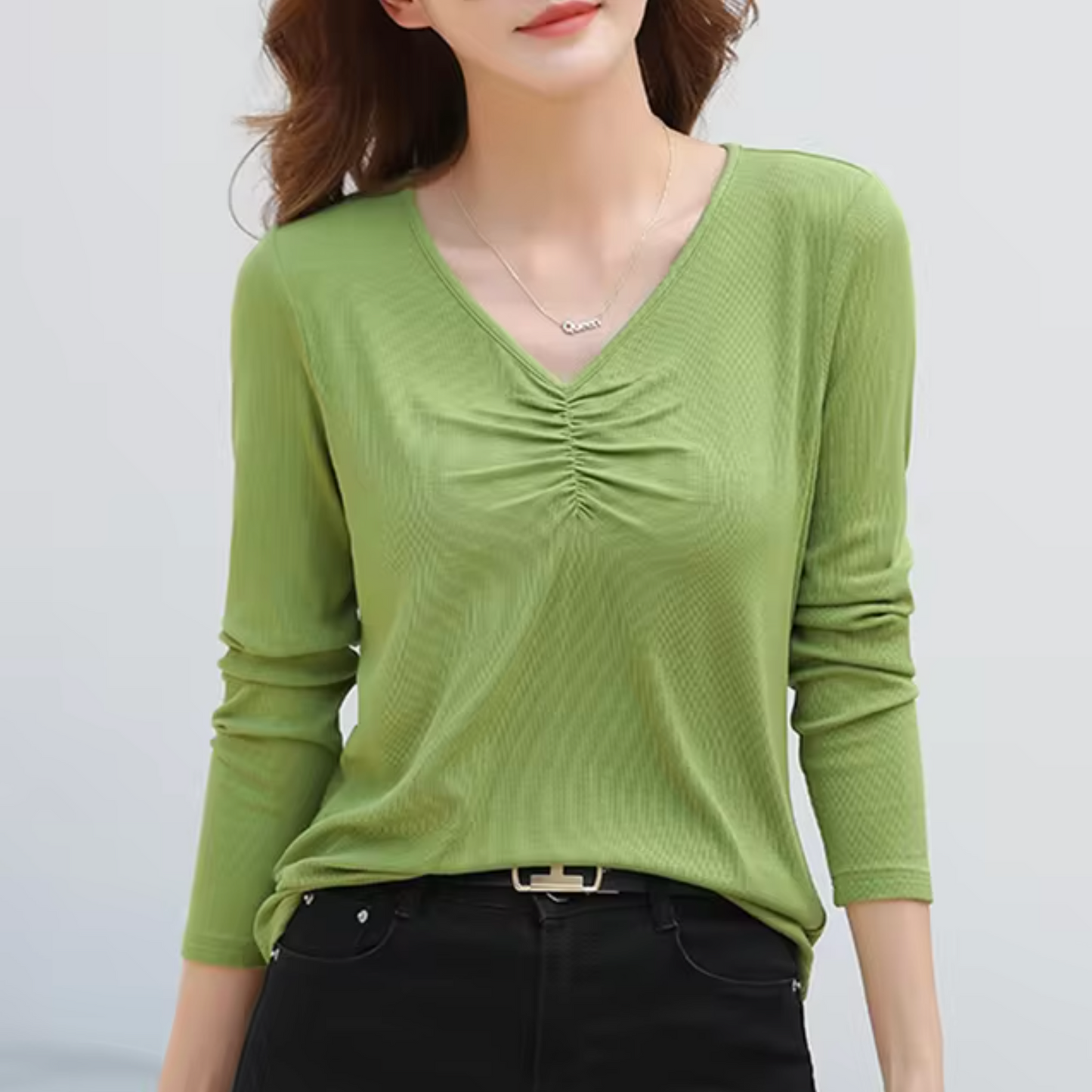 Lerika – Knitted long-sleeved V-neck Top