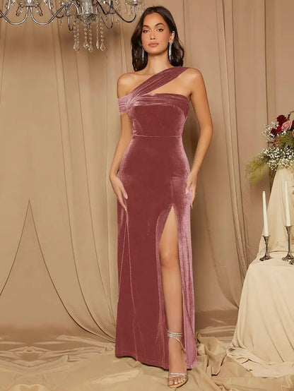 Kira – Luxury One-shoulder Velvet Dress