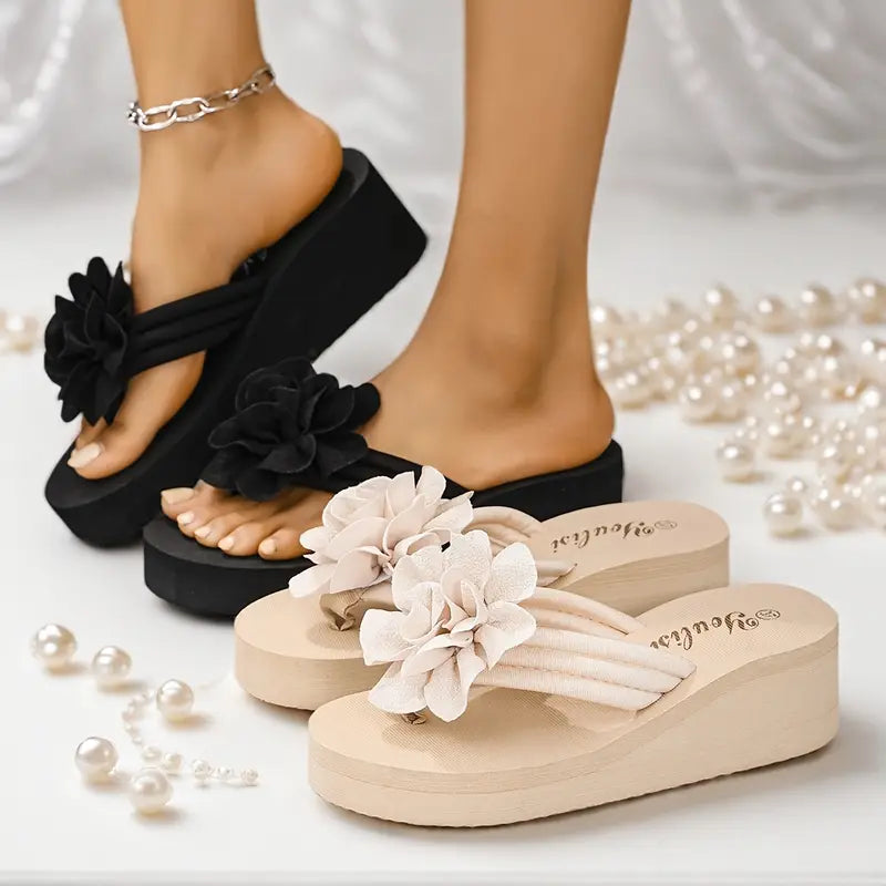 Lorideth – Charming Sandals with Floral Pattern