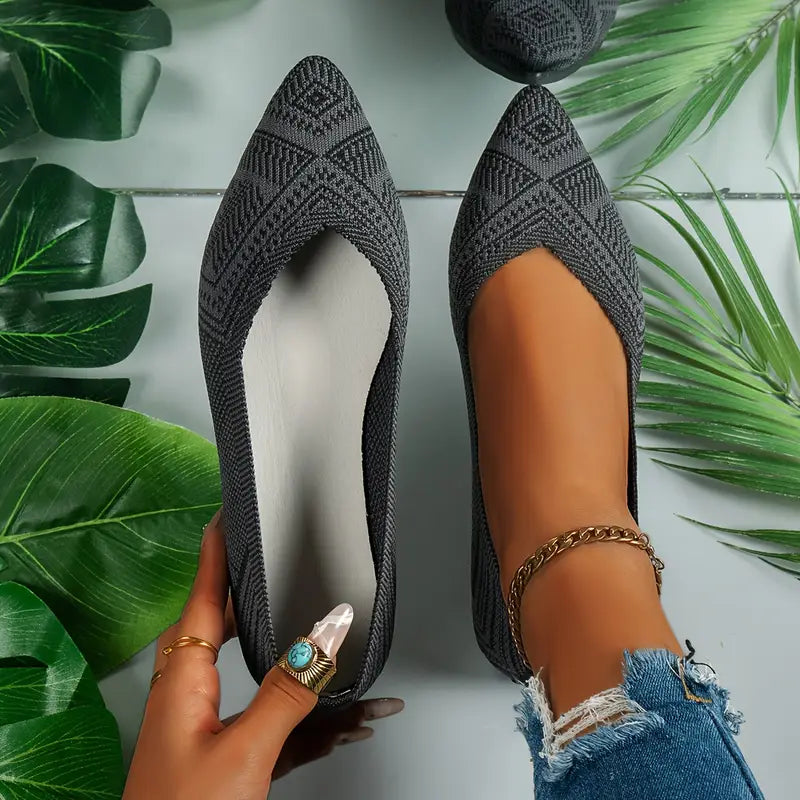Vesperine – Stylish Pointed Toe Flat Sandals