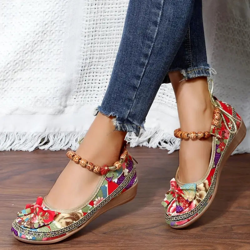 Isoldean – Vintage-style Wedge Shoes with Embroidery