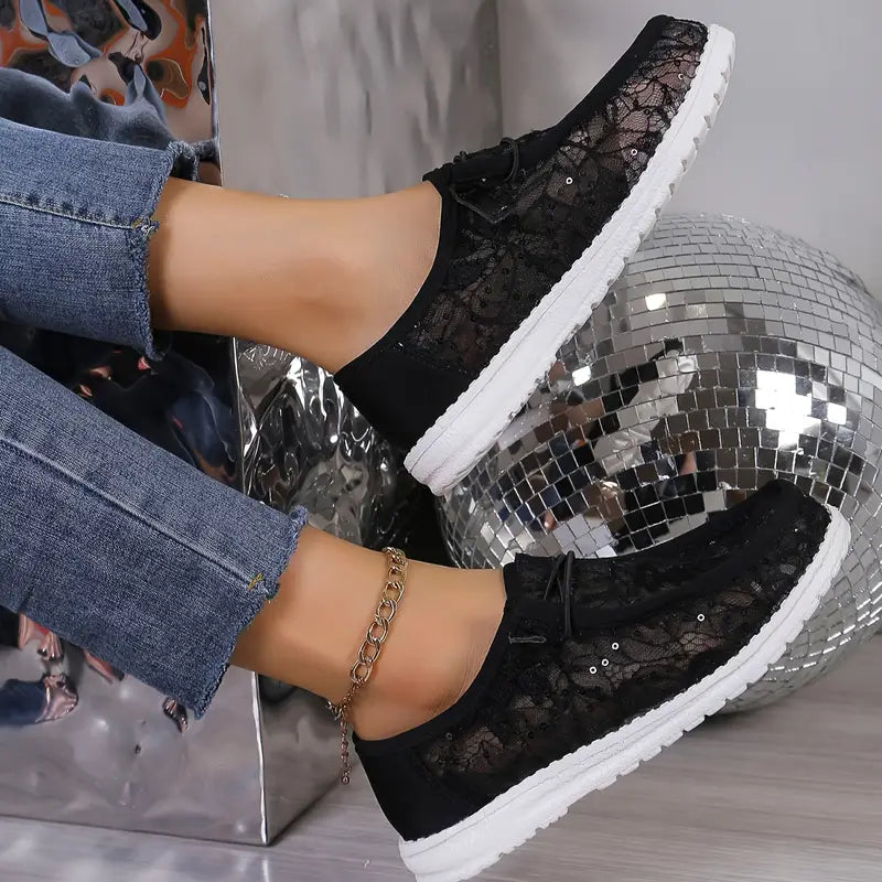 Wystoria – Lightweight Shoes with Lace Details