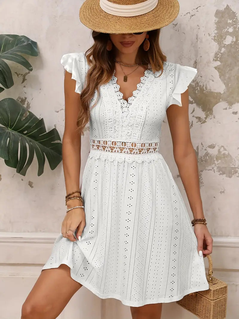 Bonnie – Charming V-neck Cotton Lace Dress