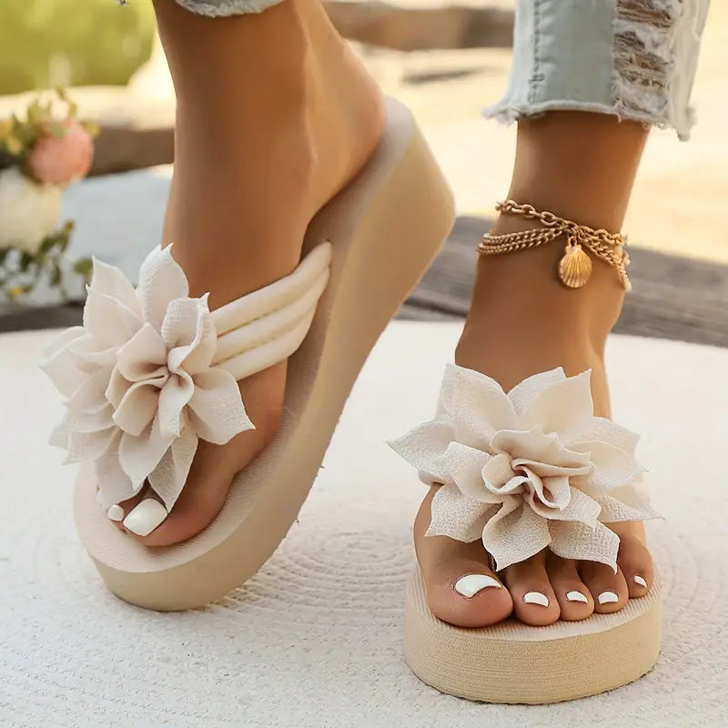 Seraphielle – Charming Platform Sandals with Floral Pattern
