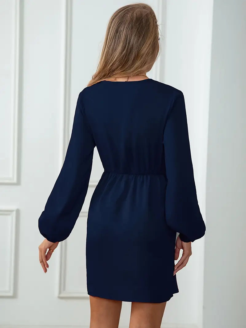 Liora – Elegant V-neck Long Sleeve Dress