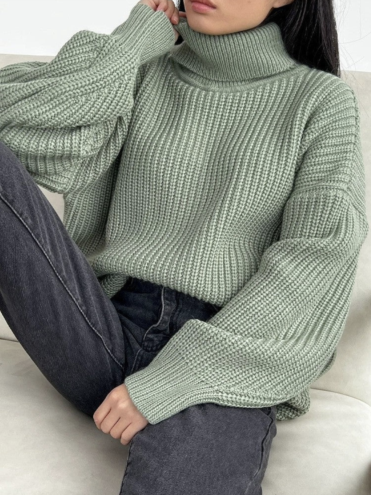 Aloe – Oversized Knitted Turtleneck Sweater
