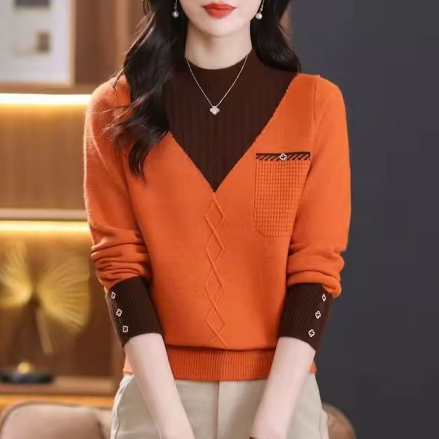 Giada – Knitted Two-tone Sweater