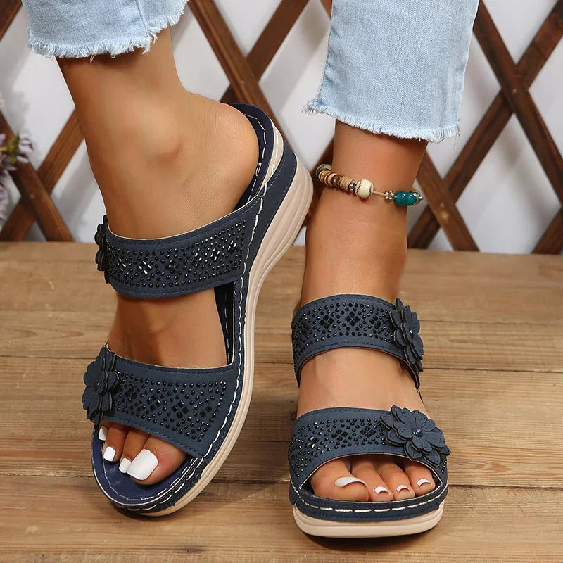 Wendy – Charming Wedge Sandals with Floral Pattern