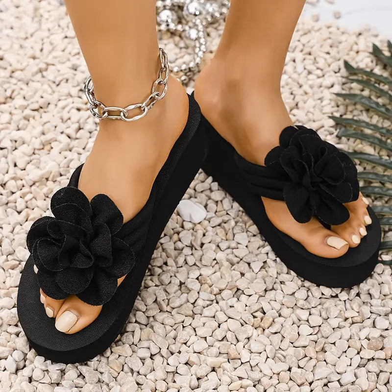 Lorideth – Charming Sandals with Floral Pattern