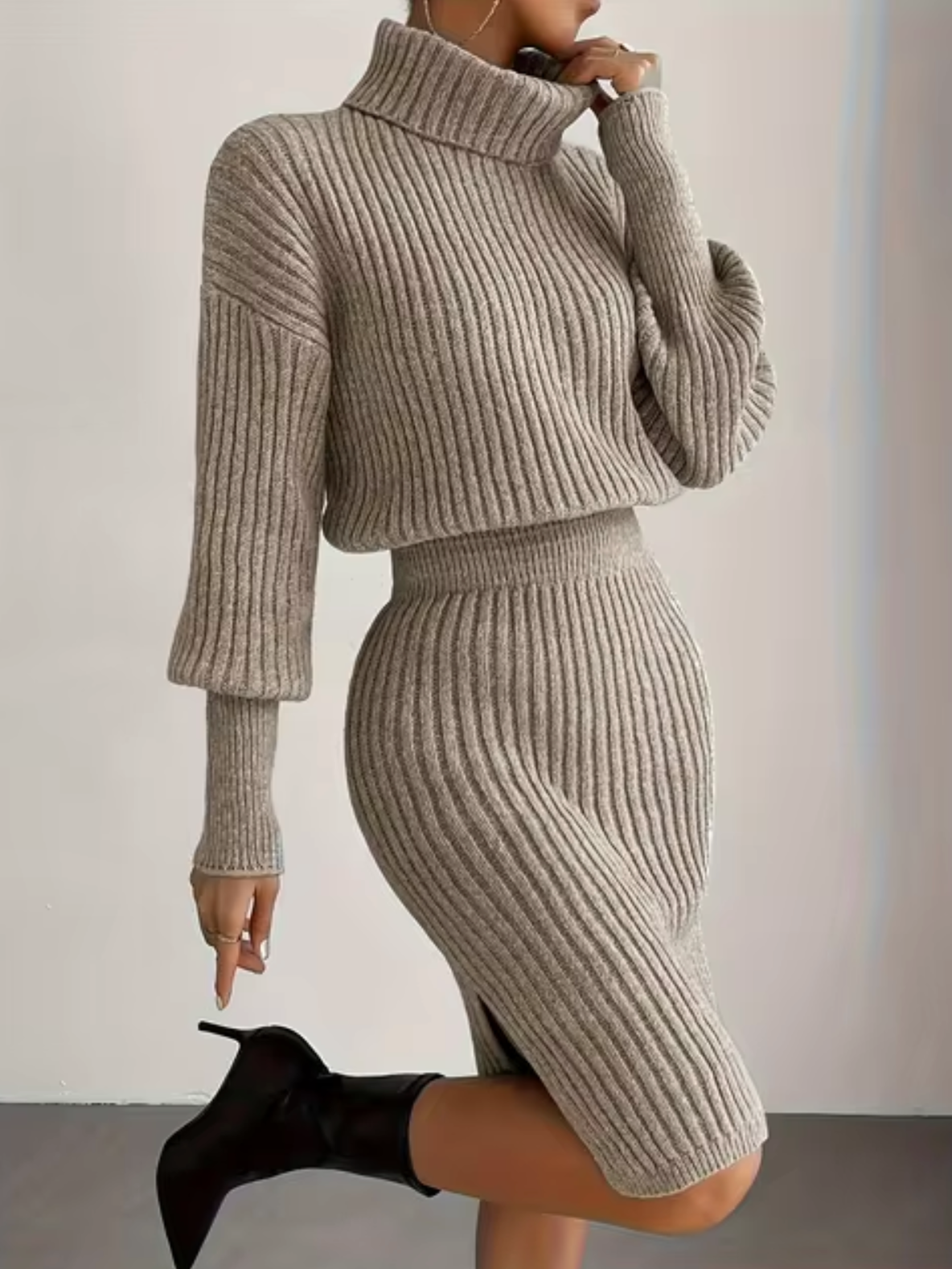 Mahlia – Knitted Turtleneck Dress