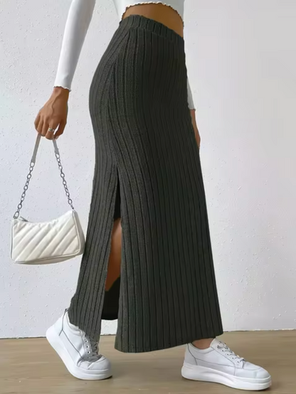 Menzy - Long High-waisted Knitted Skirt