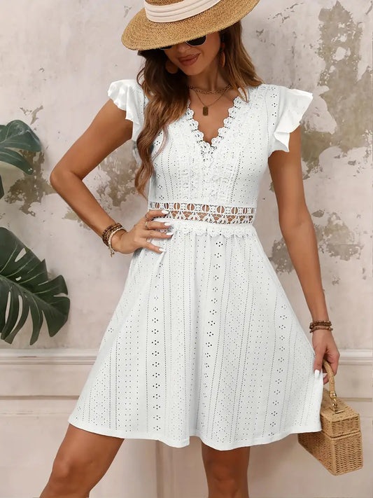 Bonnie – Charming V-neck Cotton Lace Dress