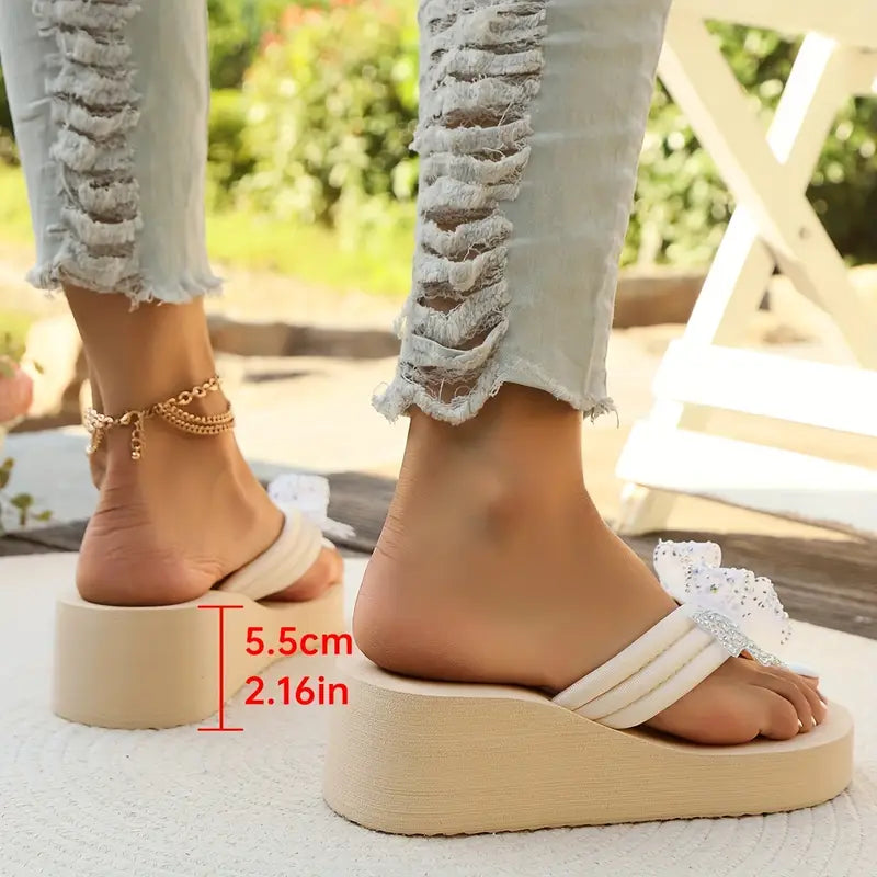 Seraphielle – Charming Platform Sandals with Floral Pattern