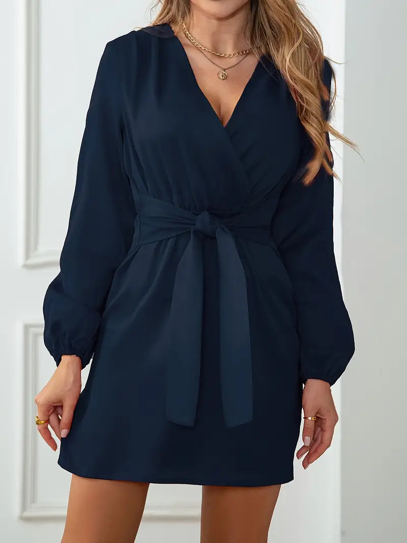 Liora – Elegant V-neck Long Sleeve Dress