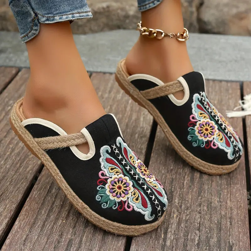 Sivelle – Breathable Slip-on Shoes with Embroidery