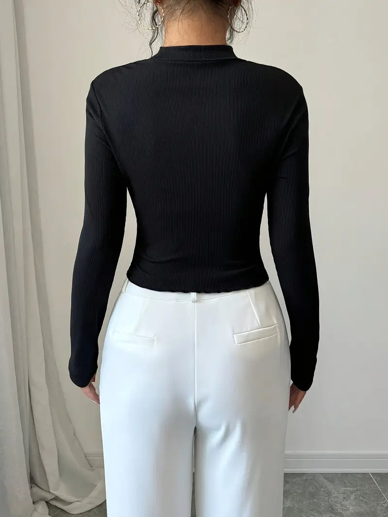 Svea – Elegant Black Top