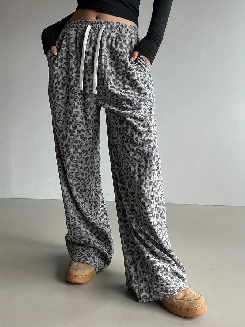 Erisen – Stylish Oversized Leopard Print Trousers