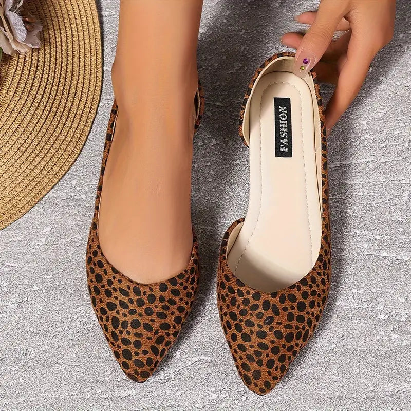 Vexa – Elegant Flat Shoes with Pointed Toes