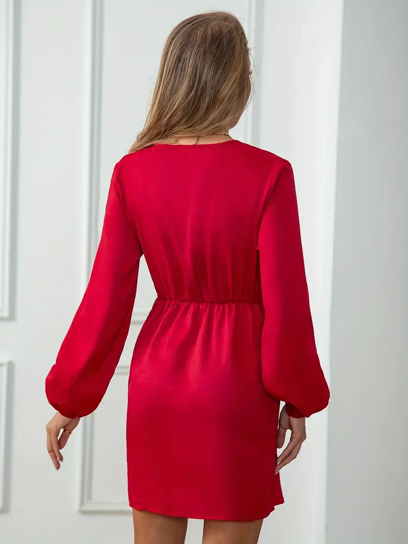 Liora – Elegant V-neck Long Sleeve Dress