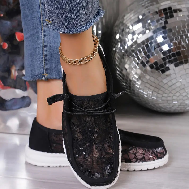 Wystoria – Lightweight Shoes with Lace Details