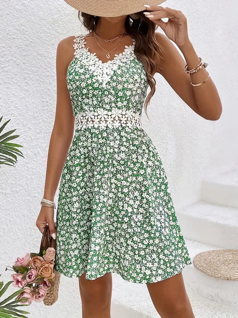 Nayline – Enchanting Lace Dress with Floral Pattern