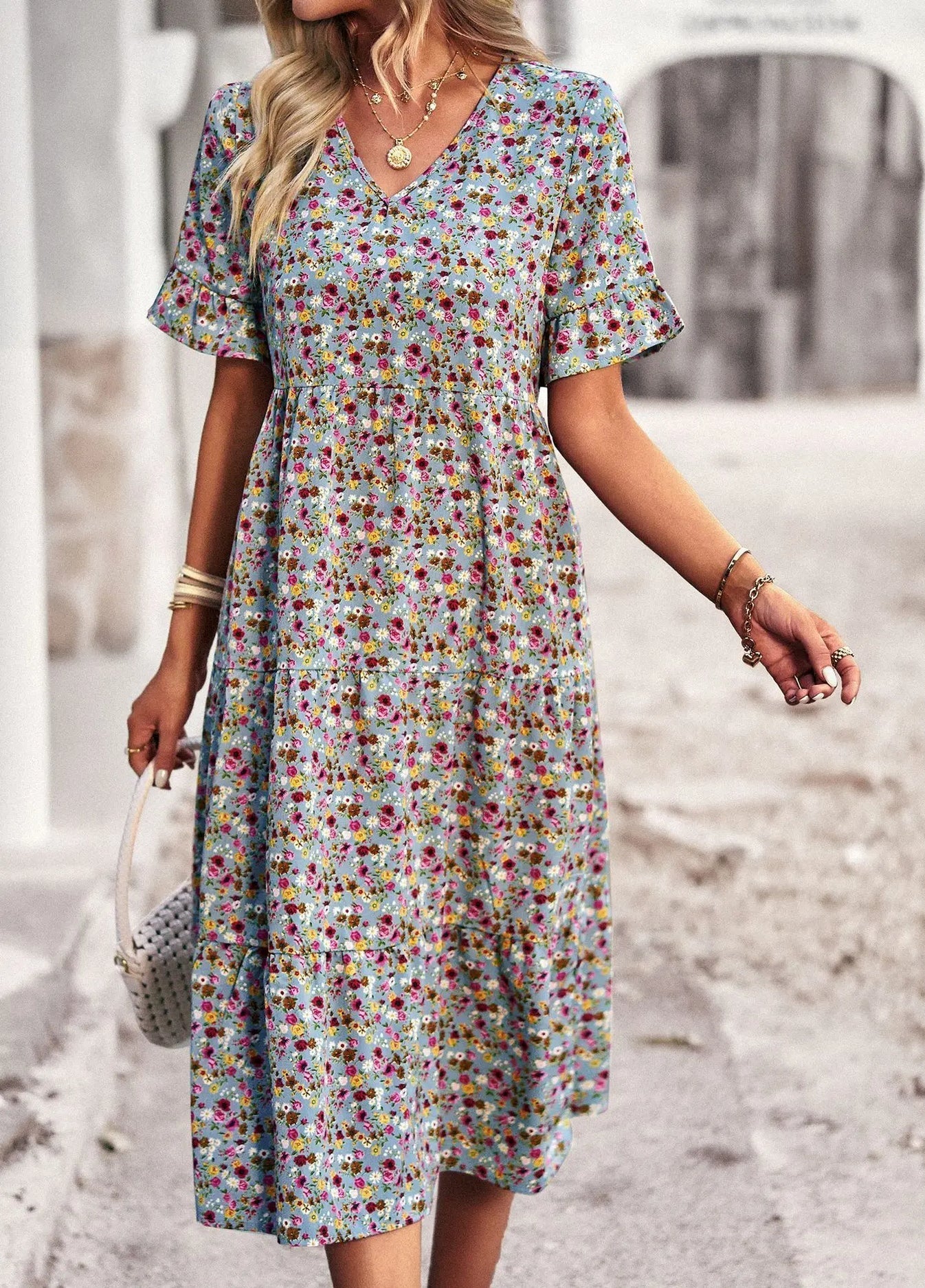 Veloura – Vintage V-neck Floral Dress