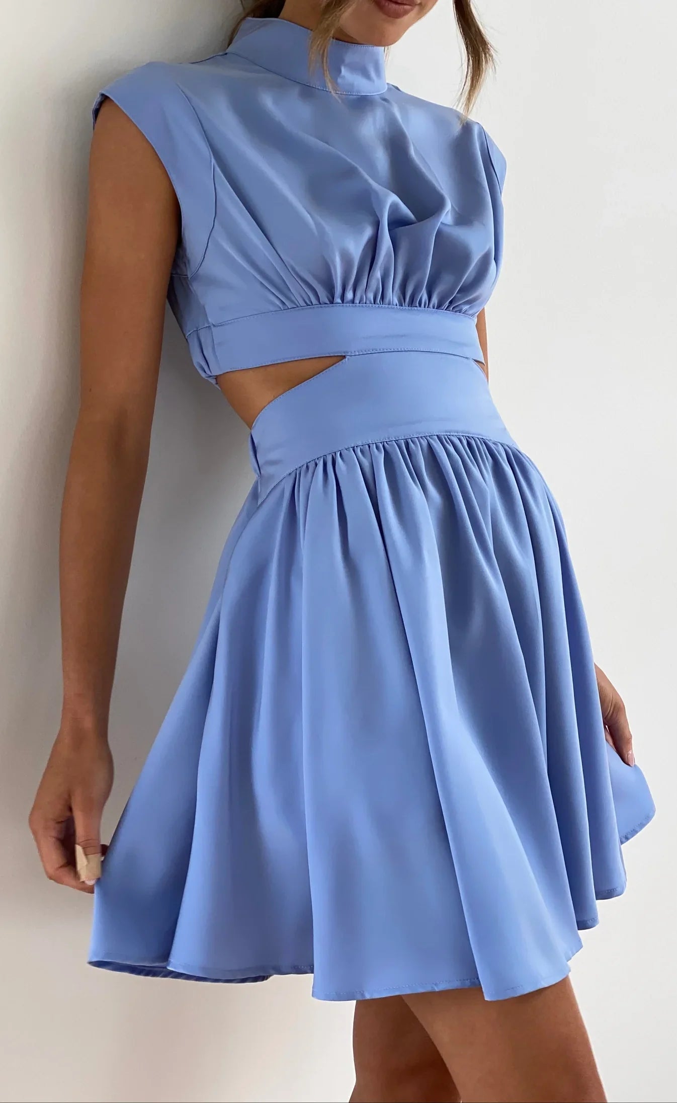 Ahzi – Sleeveless Cut-out Waist Flared Dress High Neck
