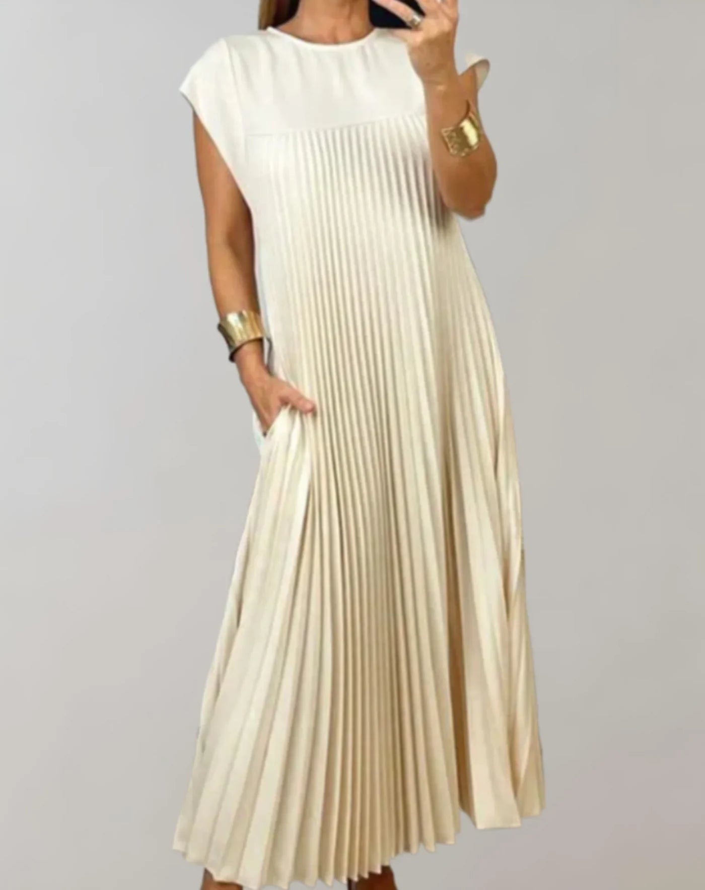 Zairelle – Elegant Pleated Dress