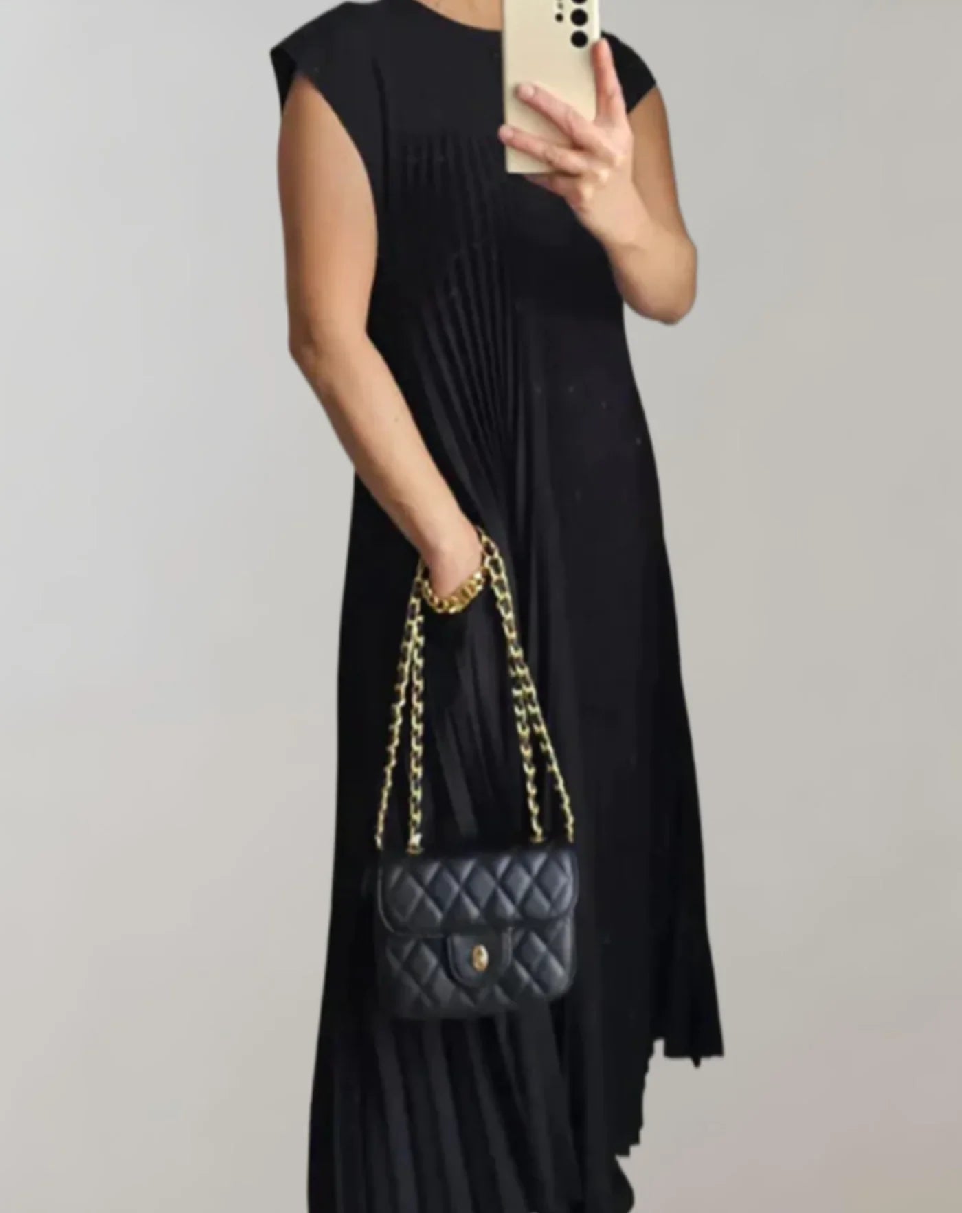 Zairelle – Elegant Pleated Dress