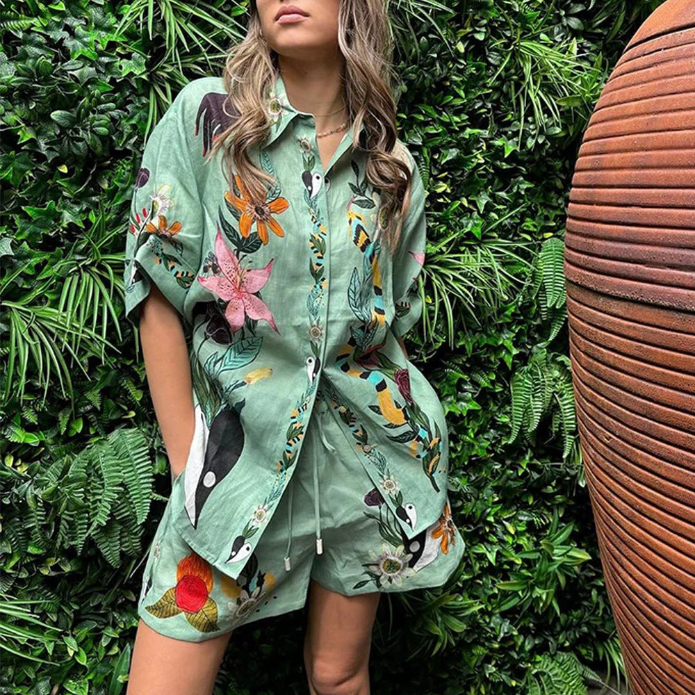 Talyra – Stylish Set with Tropical Floral Pattern
