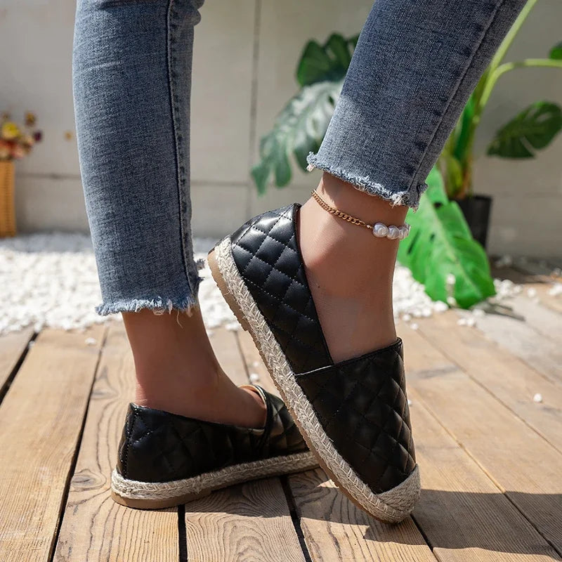 Soritha – Stylish Quilted Slippers