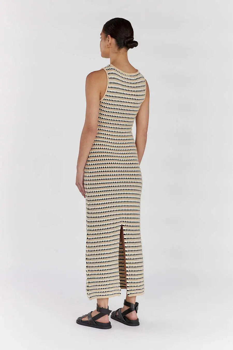 Leniva – Geometric Stripes Sleeveless Knitted Maxi Dress