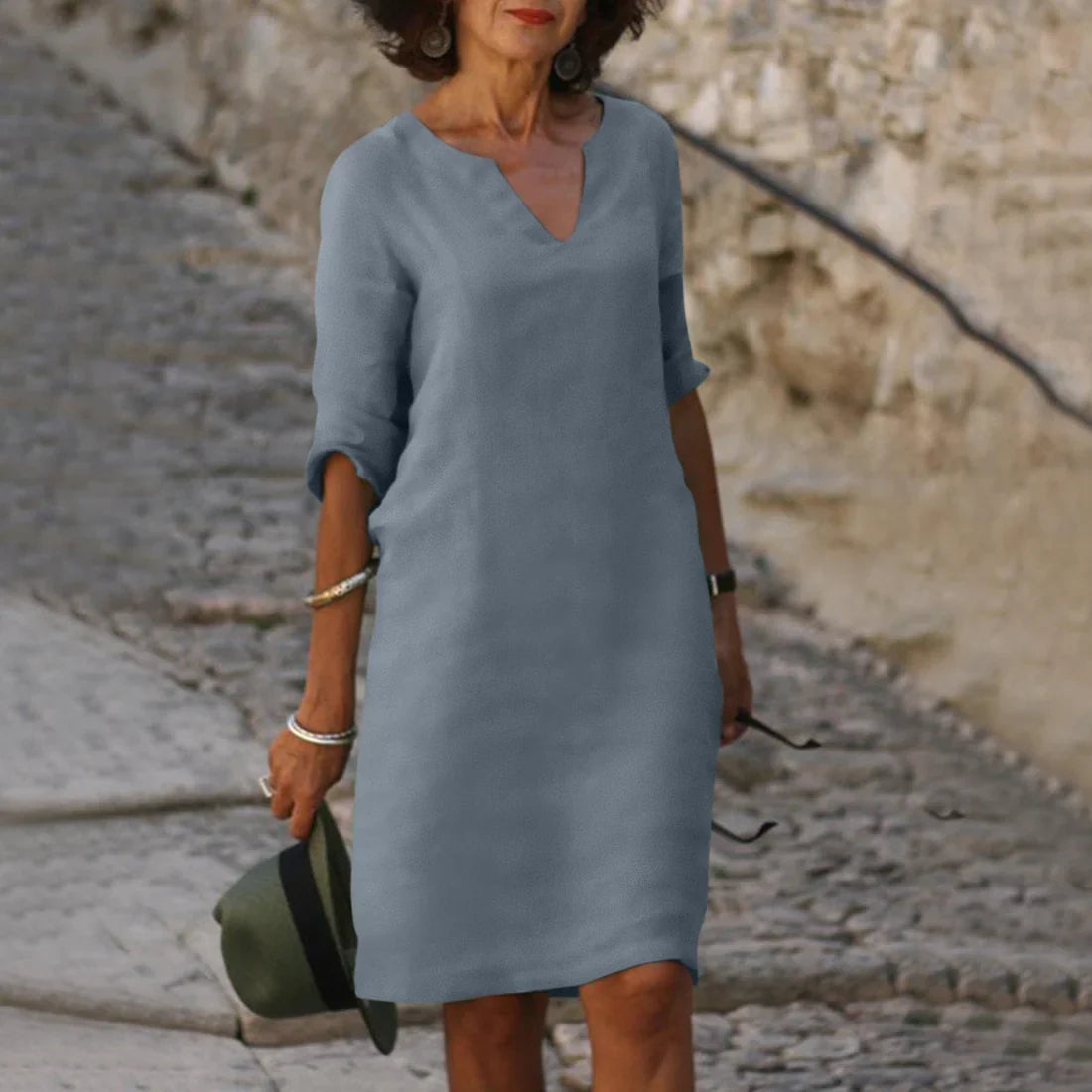 Vondra – Elegant Knee-Length Dress