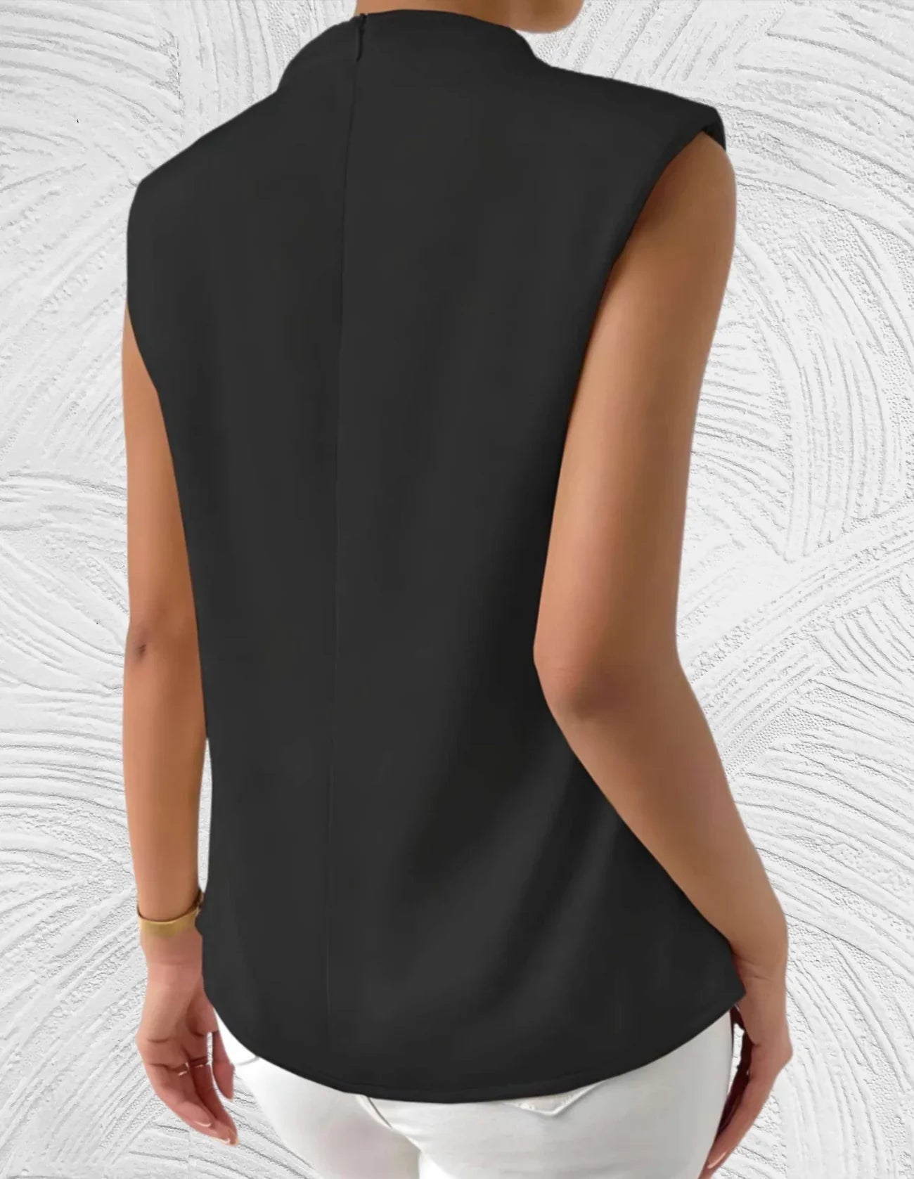 Mairead – Elegant Sleeveless Blouse
