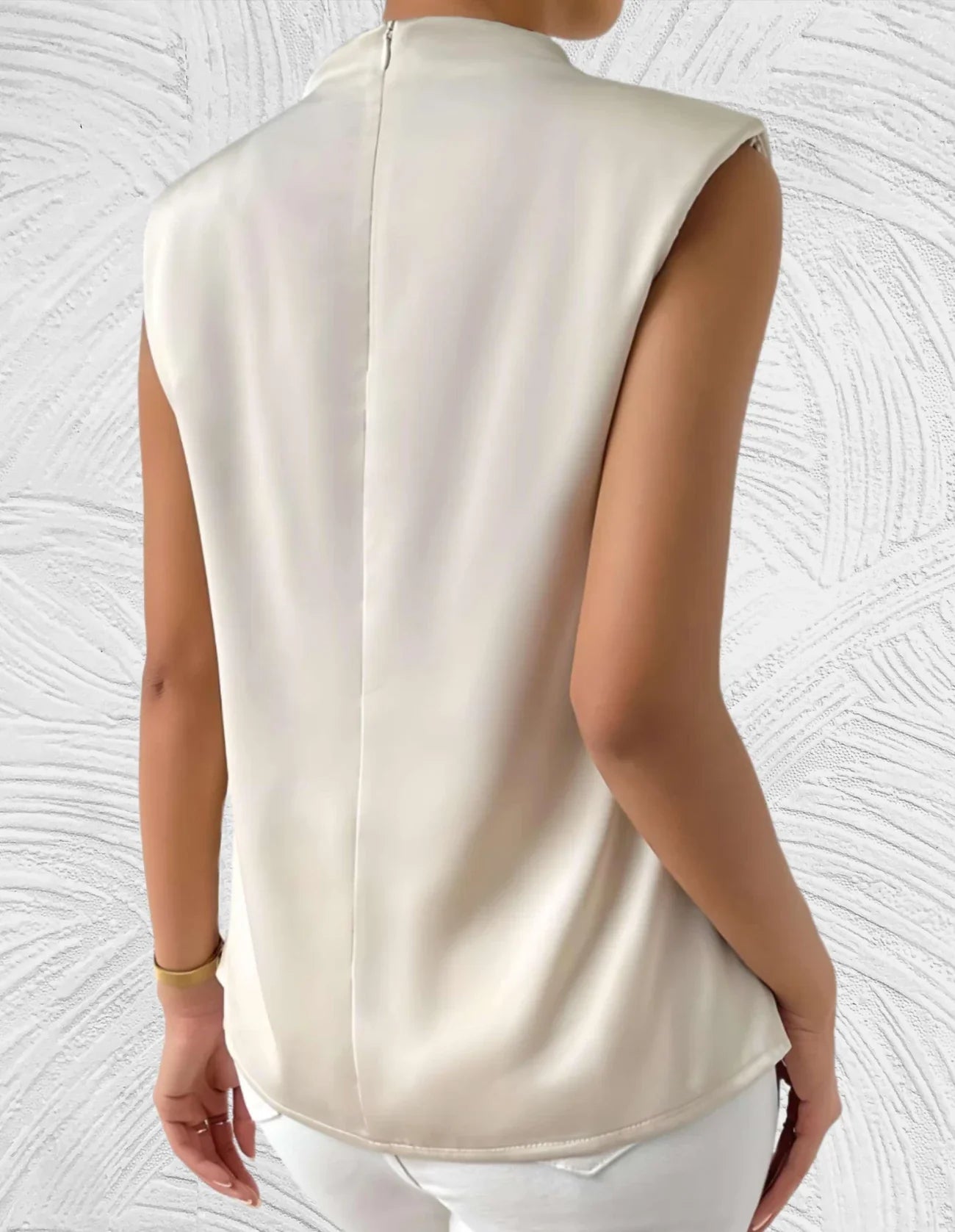 Mairead – Elegant Sleeveless Blouse