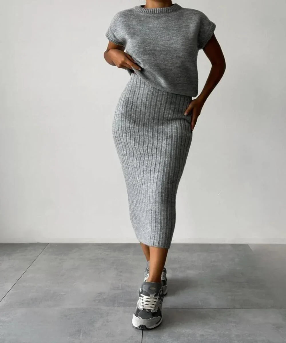 Nivelle – Stylish Two-piece Knitted Set