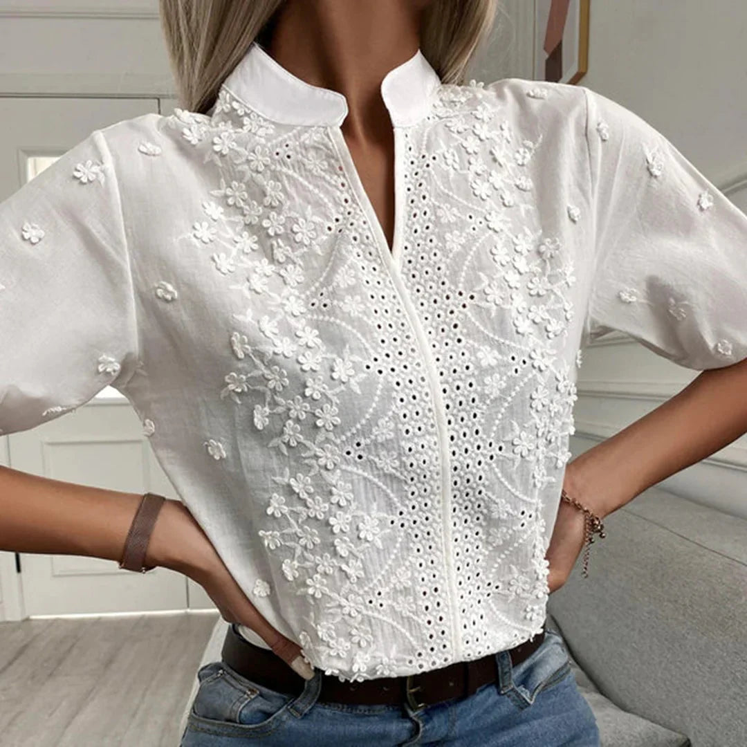 Darlyne – Elegant embroidered blouse