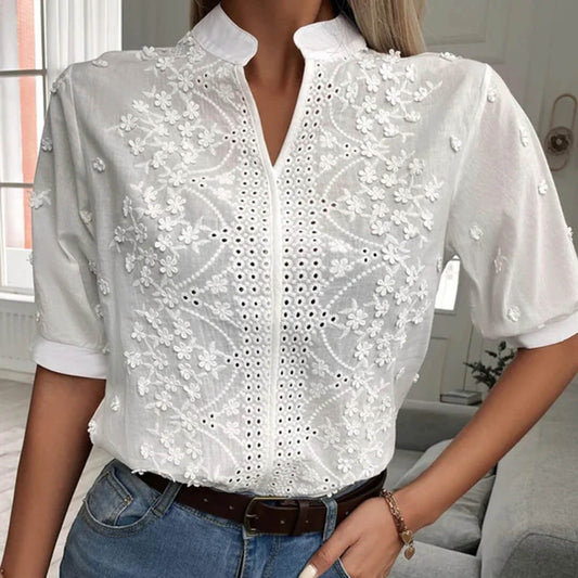 Darlyne – Elegant embroidered blouse