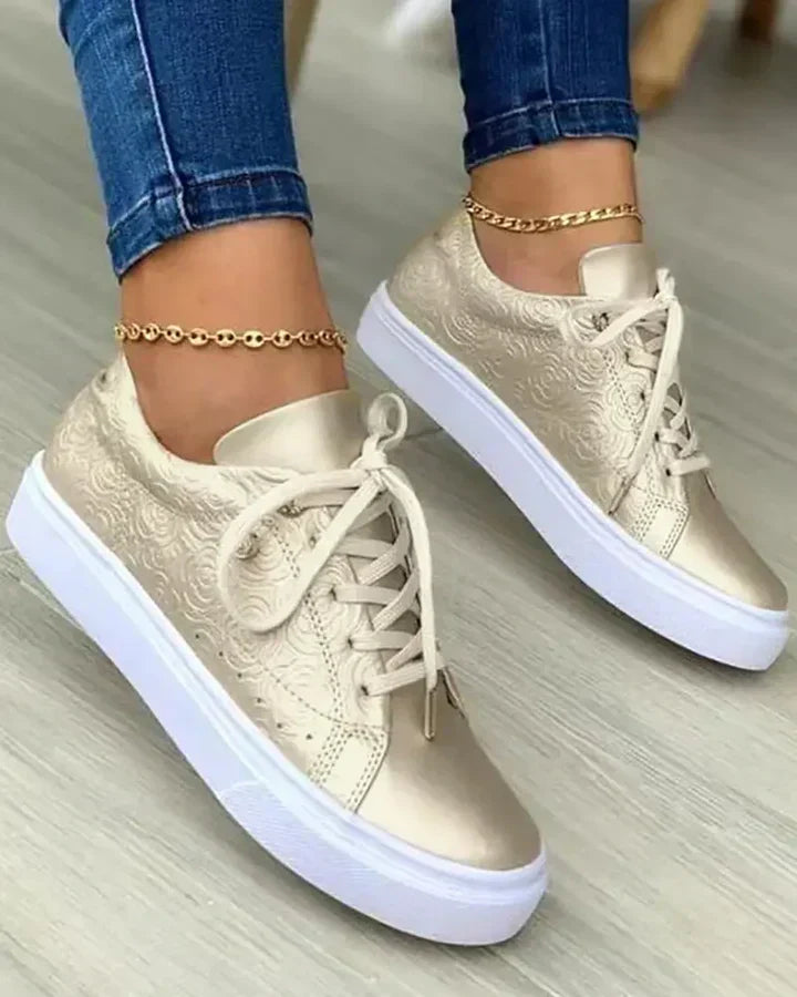 Erisen – Stylish Low-top Lace-up Sneakers