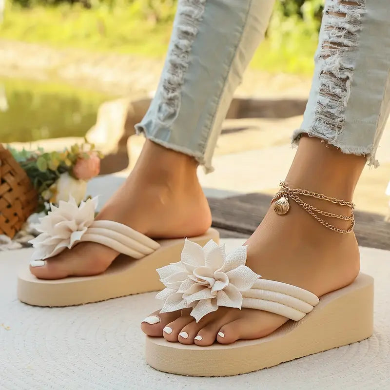 Seraphielle – Charming Platform Sandals with Floral Pattern