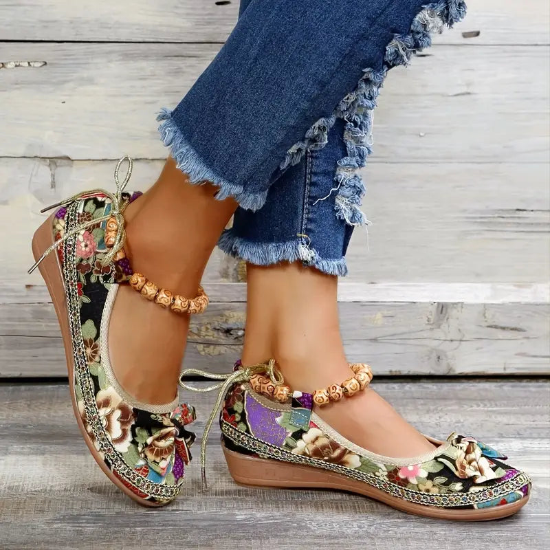 Isoldean – Vintage-style Wedge Shoes with Embroidery