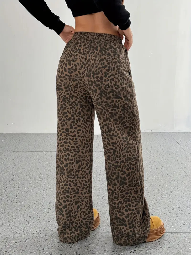 Eryndra – Elegant Wide-leg Trousers with Leopard Print