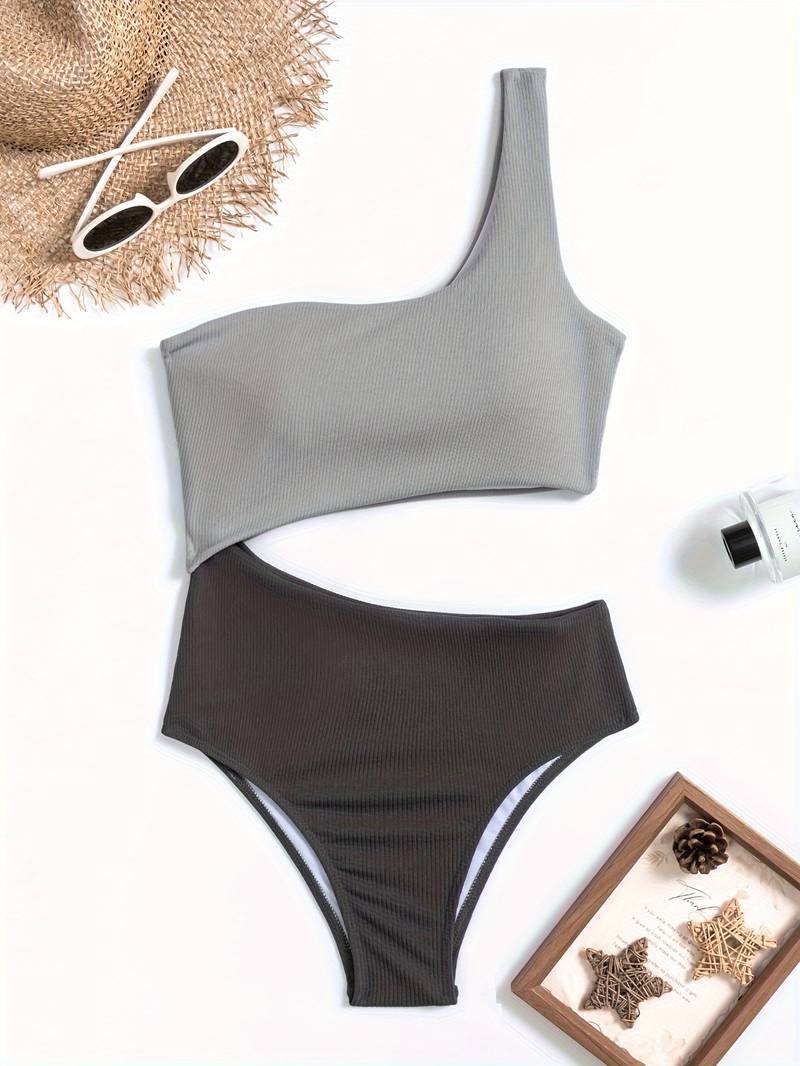 Luvia – Stylish and Sexy One-shoulder Bikini Set