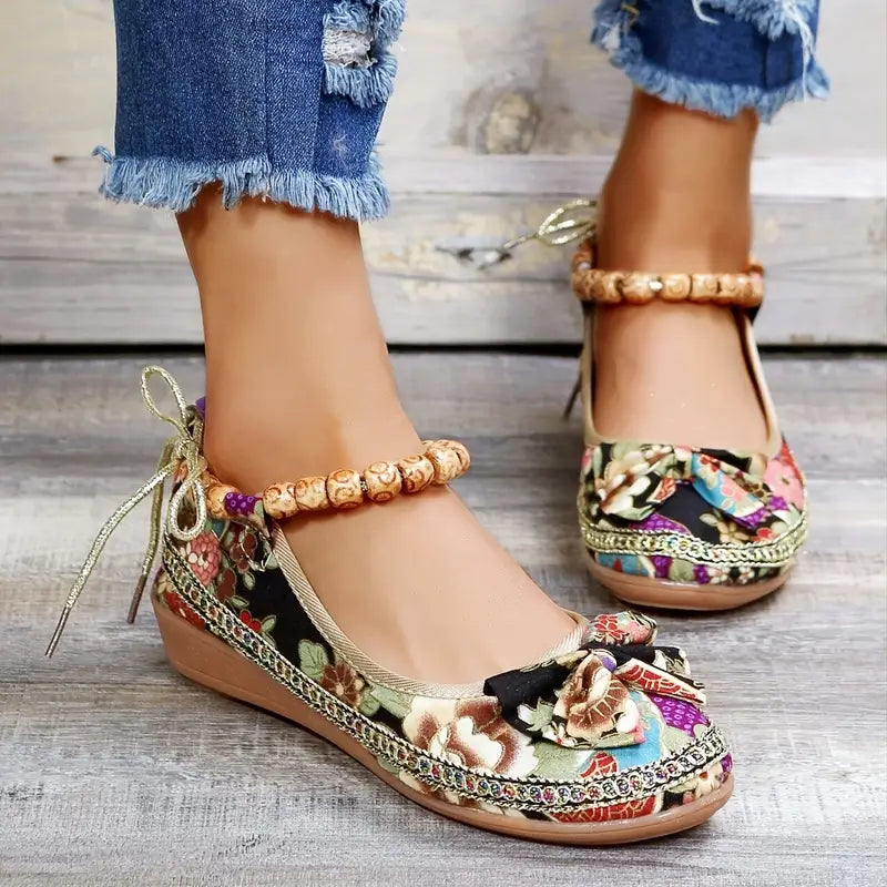 Isoldean – Vintage-style Wedge Shoes with Embroidery