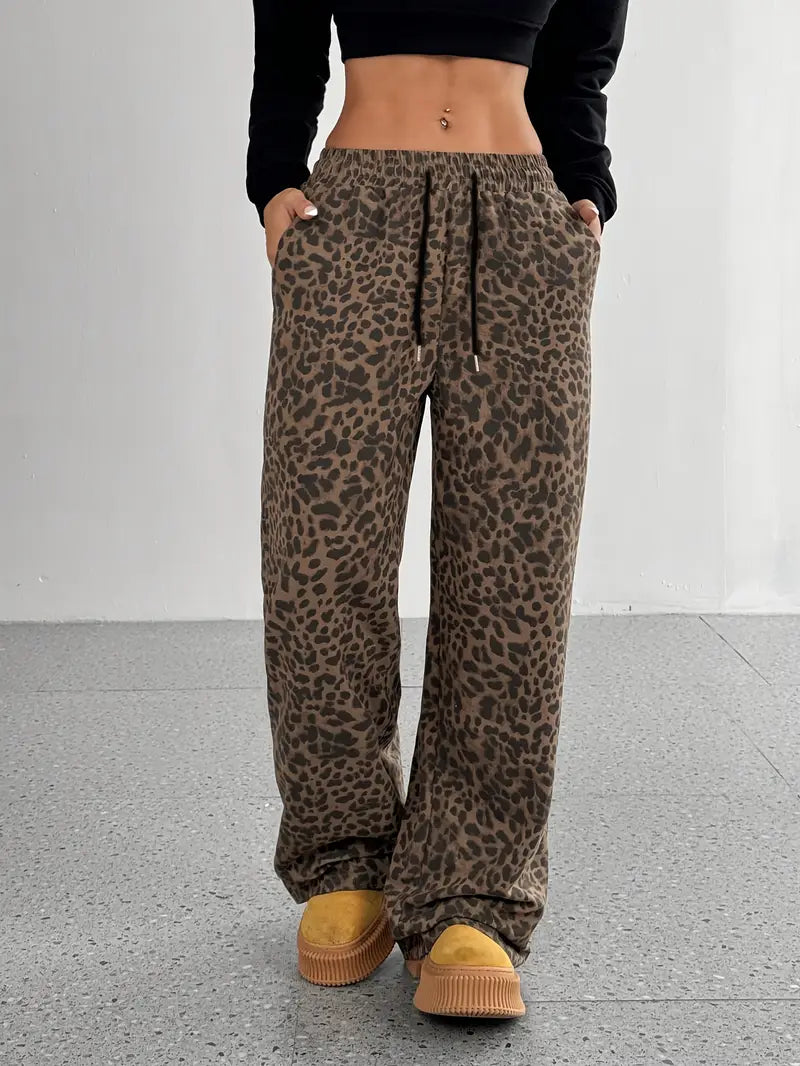 Eryndra – Elegant Wide-leg Trousers with Leopard Print