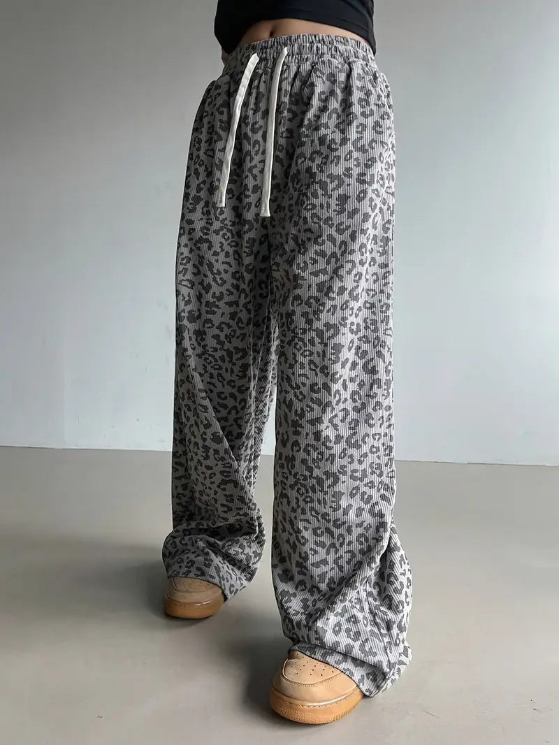 Erisen – Stylish Oversized Leopard Print Trousers