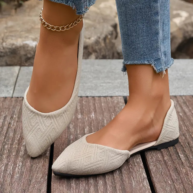 Vexa – Elegant Flat Shoes with Pointed Toes